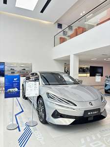 Byd Denza Z9 GT Hybride 2026 Denza Z9GT DM 2.0T 207 ch L4 Hybride Rechargeable Essence Voiture Moins Chère en Chine - Product Image 4