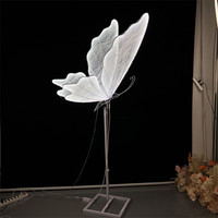Lustres LED Lumineux Ailes de Papillon Scintillantes, Hauteur Réglable, Luxueux et Modernes pour Mariages, Événements, Plafonds, Scènes et Allées