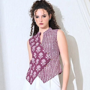 Kavya Summer Short Woven Vest Impression Contrastante Présentant Intéressant Bouton Mélange Boho Charme Esthétique Moderne 100% Coton - Product Image 1