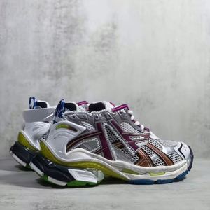 รองเท้ากีฬาลำลองสำหรับผู้ชายคุณภาพสูง ผลิตด้วยมือ เหมาะสำหรับวิ่งและเดินกลางแจ้ง ระบายอากาศได้ดีด้วยวัสดุตาข่าย พื้นรองเท้าทำจากยาง - Product Image 2