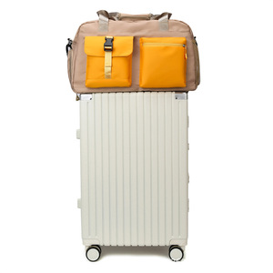 Bolsa de viaje impermeable de gran capacidad para aventuras al aire libre y escapadas de fin de semana con diseño elegante - Product Image 6