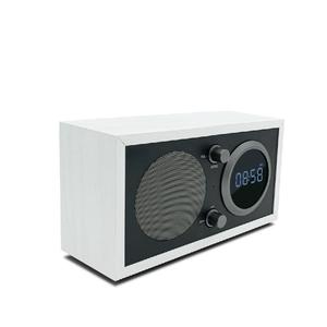 レトロデザインのワイヤレスポータブルスピーカー <span class=keywords><strong>ASMR</strong></span> 長時間バッテリー搭載 車での移動やキャンプに最適なラジオ付きスピーカー - Product Image 1