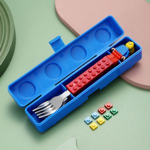 Vaisselle portable en acier inoxydable pour enfants, motifs de dessins animés créatifs, en forme de blocs de construction, fourchette et cuillère en métal - Product Image 3