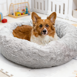 سرير الكلاب الأصلي المهدئ على شكل دونات، سرير حيوانات أليفة قابل للغسل من الفرو الصناعي الفاخر للقطط والكلاب الصغيرة حتى وزن 25 رطلاً. - Product Image 4