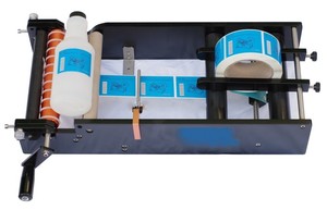 Machine d'étiquetage manuelle pour bouteilles de vin, petite machine d'emballage, nouvelle arrivée, machine d'étiquetage pour bouteilles rondes - Product Image 2