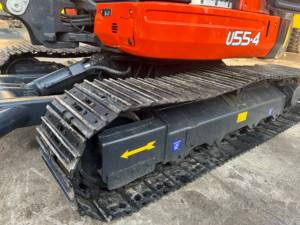Mini-pelleuse compacte Kubota U55-4 d'occasion, faible nombre d'heures de fonctionnement, châssis en excellent état, cabine climatisée, ligne hydraulique auxiliaire. - Product Image 3