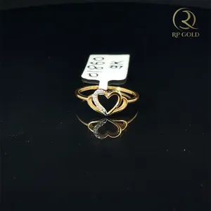 Anillo de Diseño en Oro con Circonita Cúbica, Ideal para Uso Diario y Regalos Especiales, para Mujer, con Acabado Brillante - Product Image 1