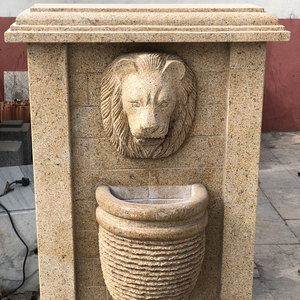 Hermosa Fuente de Pared con Cabeza de León Tallada en Granito Antiguo para Decoración de Jardín - Product Image 5