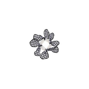 ที่รัดผมแบบพันลำไส้ใหญ่ขนาดใหญ่ทำด้วยมือผ้าขาวดำดูหรูหราพร้อมโบว์ไข่มุกมัดผมแบบยืดหยุ่น - Product Image 1