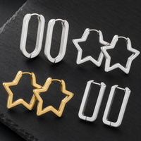 Pendientes Huggie Rectangulares con Forma de Estrella Poligonal, Diseño Geométrico Vanguardista, Joyería de Acero Inoxidable en Oro y Plata