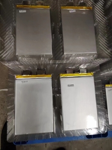 Célula de batería de fosfato de hierro y litio LiFePO4 3,2 V 16Ah 18Ah 20Ah 25Ah 27Ah 30Ah 40Ah 50Ah recargable de grado A nuevo - Product Image 6