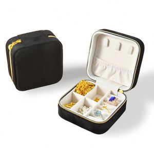 Caja de terciopelo cuadrada para joyas, mini organizador portátil de viaje para mujer con cremallera para anillos y pendientes - Product Image 6