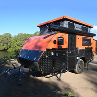 Nouvelle caravane hybride tout-terrain Ecocamper 2022 avec tente surélevée et panneaux solaires