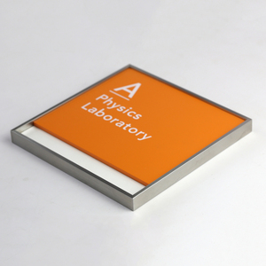 Signe de numéro de porte en acrylique de conception personnalisée moderne en gros pour hôtels hôpitaux orientation d'entreprise-Solutions de signalisation intérieure - Product Image 1