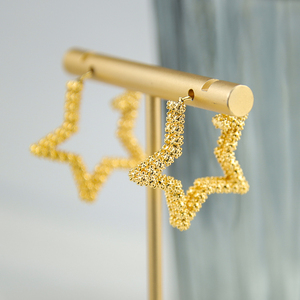 Pendientes de Moda Geométricos de Alta Calidad al por Mayor, Pendientes de Corazón y Estrella Chapados en Oro de 18k para Mujer - Product Image 1