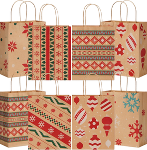 Sacs cadeaux en papier kraft de Noël à poignée torsadée imprimés en flexographie recyclables - Product Image 1