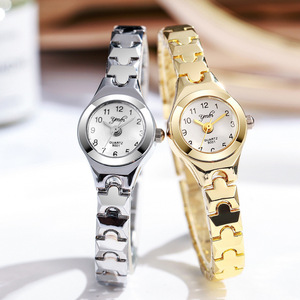 Montre pour femme avec bracelet en acier, montre à quartz, petite taille, style professionnel, montre de mode de niche - Product Image 1