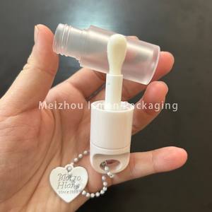 หลอดบรรจุลิปกลอสแบบหลอดพร้อมพวงกุญแจสำหรับเด็กหลอดบรรจุน้ำมันลิปเปล่าออกแบบได้เองขนาด4มล. ติดป้ายได้ตามต้องการ - Product Image 4