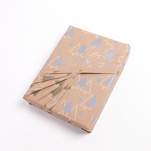 Papier d'emballage cadeau jetable imprimé recto simple en papier couché 2025, rouleau de 43x1000cm, emballage de Noël - Product Image 1