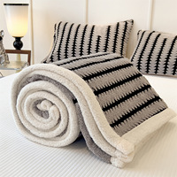 Plaid en polaire jacquard sur mesure, double face, réversible, tufté, en peluche, à rayures modernes, pour canapé et lit