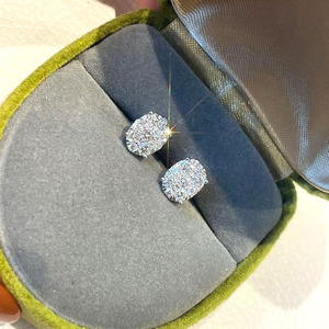 Orecchini a lobo Tiffany & Co. con diamanti, in oro bianco, taglio brillante rotondo, montatura a griffe, gioielli classici da donna per matrimonio - Product Image 6