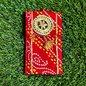 Pochette cadeau Bandhani de luxe faite à la main avec broderie Gota Patti, enveloppe à monnaie traditionnelle pour mariage, sac pour cadeau de retour festif - Product Image 1