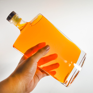 <span class=keywords><strong>70</strong></span> <span class=keywords><strong>Cl</strong></span> 700 ml 500ml 750 ml 700g Vodka Whisky Brandy <span class=keywords><strong>Gin</strong></span> Rhum Classic Liquor Spiritueux Bouteille de whisky en verre avec liège - Product Image 6