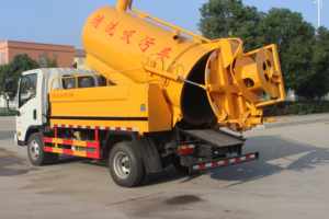 Camion multifonctionnel d'aspiration des eaux usées et de nettoyage haute pression, camion-citerne à vide combiné, nettoyeur haute pression - Product Image 4