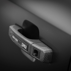 Cubierta Decorativa para Manija de Puerta para Land Rover <span class=keywords><strong>Defender</strong></span> 5 Puertas 110 <span class=keywords><strong>130</strong></span> 2020-2026, Acabado de Aluminio-Magnesio Negro OMU205 - Product Image 2