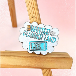 Broche en émail souple personnalisée avec logo, motif flocon <span class=keywords><strong>de</strong></span> neige et ticket, en métal, avec paillettes, pour planificateur <span class=keywords><strong>d</strong></span>'hiver - Product Image 1