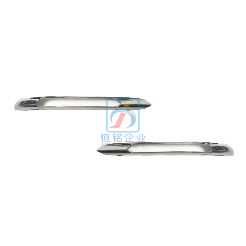 フォグランプカバーとクロームトリムLH + RH 2468850622 2468850722