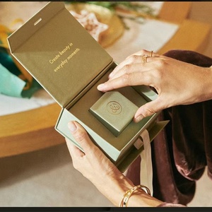 Impression de logo personnalisé Emballage de boîte à bijoux en carton de luxe avec ruban et velours - Product Image 3