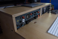 Bureau d'Ordinateur en Bois Professionnel Personnalisé pour Studio de Musicien, Enregistrement à Domicile, Poste de Travail par Fabricant