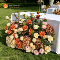 Chemin de table floral en soie douce fait main, mélange de roses, d'hortensias et de lotus en terre cuite, pour douche nuptiale et toile de fond de table de desserts
