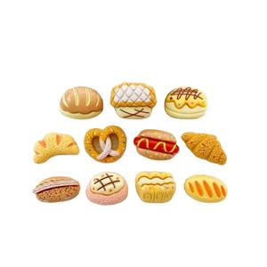 Breloques alimentaires jaunes en résine, série Croissant, Hot-dog, Pain, pour décoration DIY de coques de téléphone et porte-clés, motif nourriture délicieuse faite main - Product Image 1
