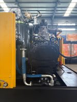 Compresseur d'air lourd de 900 CFM à 2 étages, 16 bars, monté sur remorque à 4 roues, pour l'excavation de tunnels souterrains