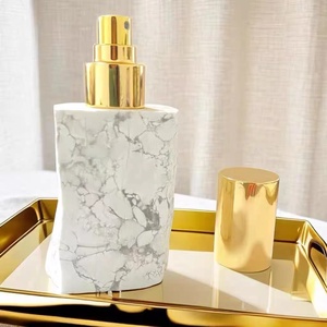 Quartz Gem Craft Hexaèdre Bouteilles <span class=keywords><strong>de</strong></span> parfum Aromathérapie Articles <span class=keywords><strong>de</strong></span> <span class=keywords><strong>toilette</strong></span> en rouge blanc jaune bleu vert etc. Gravure <span class=keywords><strong>de</strong></span> style d'amour - Product Image 3