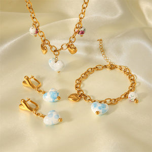 Juego de Joyería de Acero Inoxidable Chapado en Oro de 18K con Collar de Corazón de Cerámica, Pulsera y <span class=keywords><strong>Pendientes</strong></span> Colgantes para Mujer, Antideslustre, para Uso Diario, Regalo para Fiestas - Product Image 3