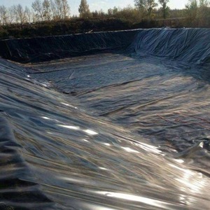 แผ่นกันซึมเรียบสีดำ ความหนา 0.25-3 มม. ผลิตจาก LDPE, LLDPE, HDPE สำหรับบ่อเลี้ยงปลาในทะเลสาบและบ่อเพาะเลี้ยงสัตว์น้ำ - Product Image 2