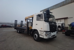 รถยกพ่วงแบบพื้นเรียบดีเซล 6x4 ใหม่ พร้อมเครนยืดหดได้ X CMG ขนาด 6.3 ตัน มาตรฐานไอเสียยูโร 2-6 - Product Image 4