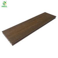 Planches de terrasse en composite WPC co-extrudées en gros, faible entretien, écologiques, imperméables et antidérapantes pour l'extérieur