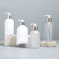 300ml 500ml Amber Black White Frosted PET Kunststoff Körper wäsche Shampoo Lotion Pump Kosmetik verpackungs flasche mit Gold Silber Ring