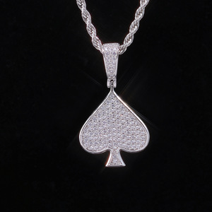 Colgante de Corazón de Póker Chapado en Oro de 18K al por Mayor con Circonitas Completas, Joyería de Lujo con Forma de Corazón de Carta de Póker - Product Image 2