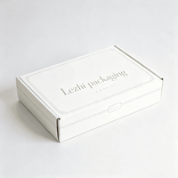Boîte d'emballage pour envoi postal avec logo personnalisé pour vêtements, chaussures, chaussettes, boîte en carton ondulé bon marché, boîte d'expédition en carton kraft