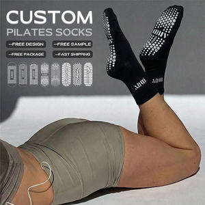 Chaussettes de Pilates professionnelles à marque privée Bilu, vente chaude, logo personnalisé, antidérapantes, pour femmes, avec motif dessin animé, en tricot, pour le yoga - Product Image 1