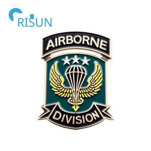 Fabrication d'épingles aéroportées en métal émaillé ailes <span class=keywords><strong>de</strong></span> <span class=keywords><strong>parachutiste</strong></span> personnalisées avec 82e division aéroportée épinglette <span class=keywords><strong>insigne</strong></span> épingles <span class=keywords><strong>de</strong></span> ranger aéroporté - Product Image 2