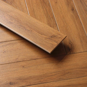 Baldosa Cerámica con Aspecto de <span class=keywords><strong>Madera</strong></span> 150x800mm; Estilo Europeo para Sala de Estar, Comedor, Balcón - Imitación de <span class=keywords><strong>Madera</strong></span> Dura con Acabado Antideslizante - Product Image 1