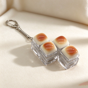 Porte-clés jouet anti-stress en plastique blanc en forme de bouton de pain vapeur, à presser au bout des doigts - Product Image 2