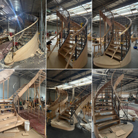 Escalier flottant intérieur, marches en bois, garde-corps en panneaux de verre, escalier moderne pour maison, marches cantilever, design d'escalier LED, intérieur