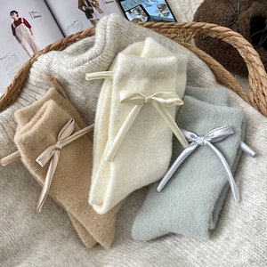 Chaussettes longues de luxe en cachemire de vison avec nœud Coquette, chaudes pour l'hiver, au-dessus du genou, douces et duveteuses, style Balletcore, pour femme - Product Image 3